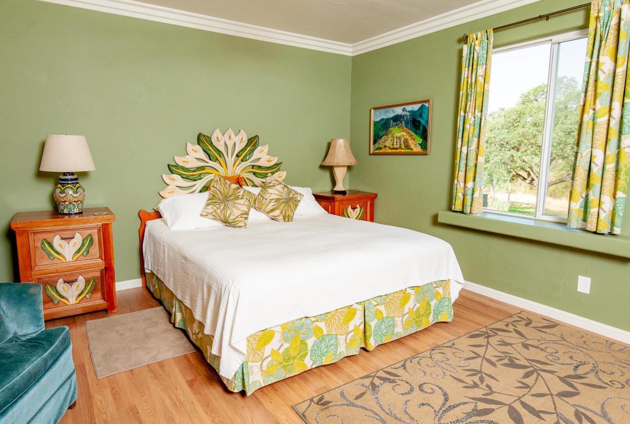 Posada Mariana Bed And Breakfast Catheys Valley Экстерьер фото